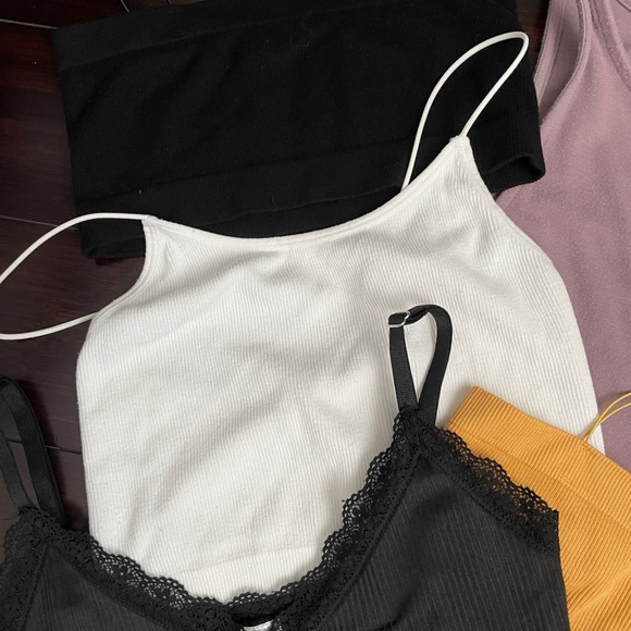 Aritzia + other brands. 6 tank crop tops. Size XS-S. Some are barely worn. - Picture 5 of 8